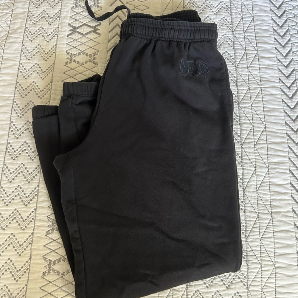 GAP Black Sweatpants Relaxed Fit Joggers